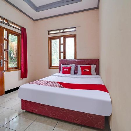 Oyo Homes 90915 Eco Tourism Desa Cihanjuang Rahayu Ciwangun Indah Camp Villas Bongkar Exterior foto